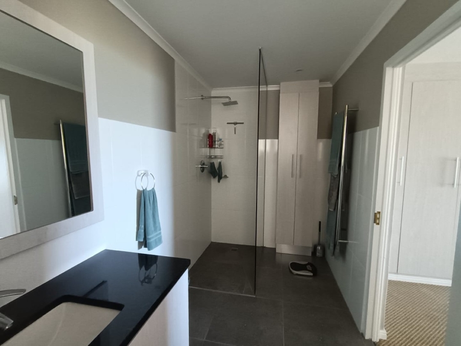 5 Bedroom Property for Sale in Kleinbaai Western Cape